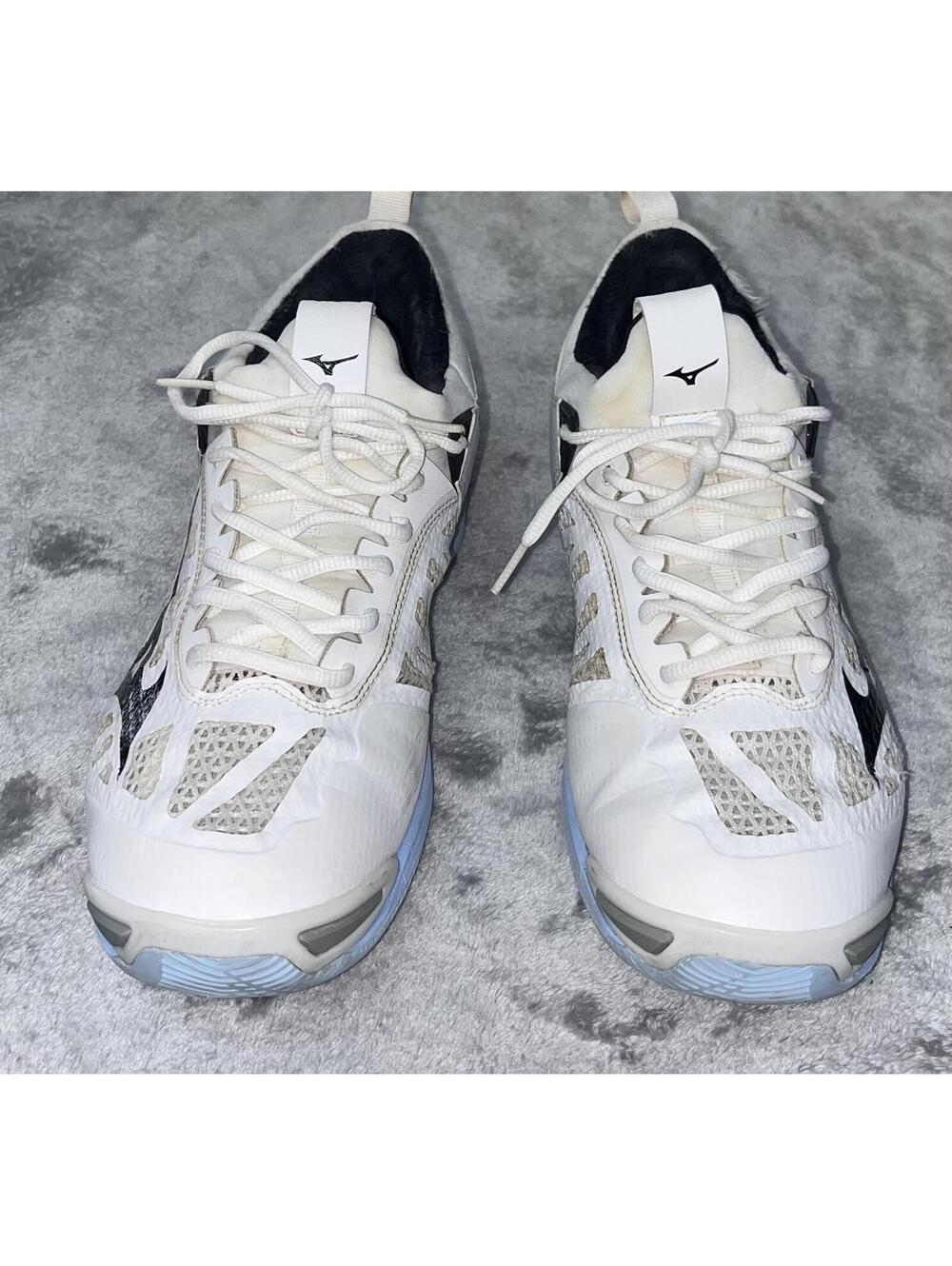 Mizuno White Light Blue Athletic Sneakers with Black Logo - Picture 4 of 9